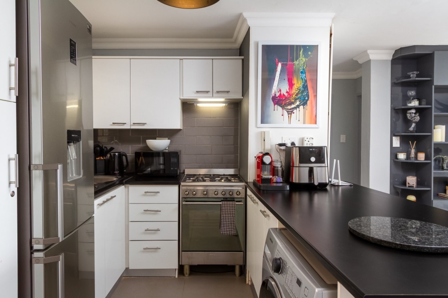 2 Bedroom Property for Sale in Green Point Western Cape